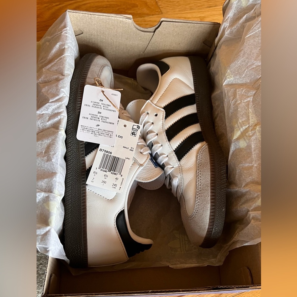 Adidas SAMBA  Woman 8 Man 7 - Classic White and Black Trainers